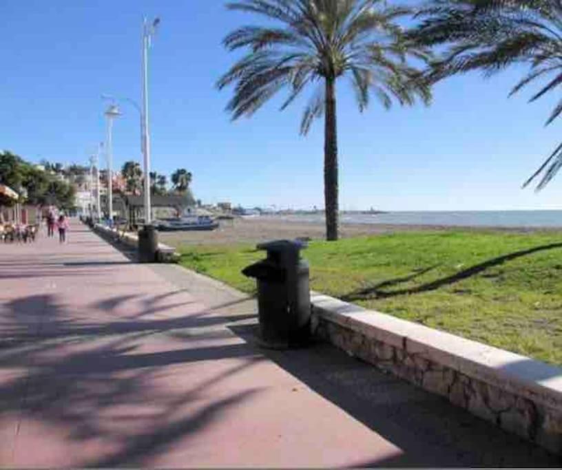 Apartamento En Primera Linea De Playa El Palo マラガ エクステリア 写真